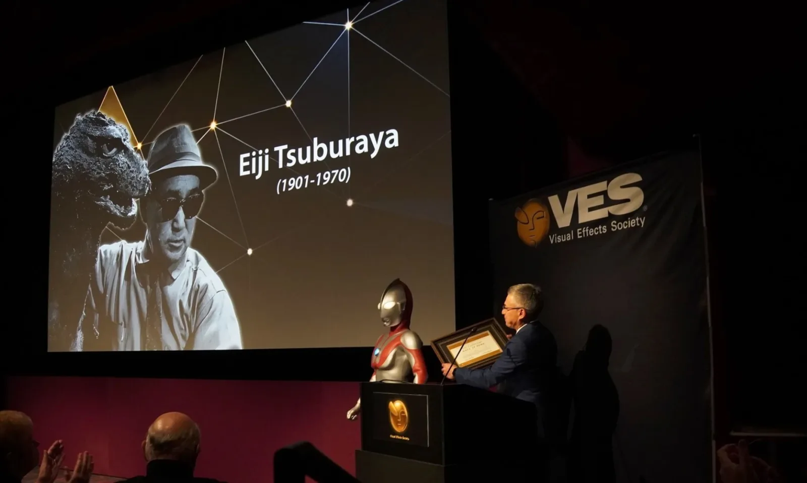 Penghormatan kepada Eiji Tsuburaya pada acara Visual Effects Society