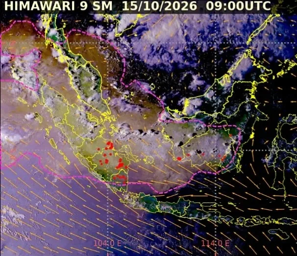 Paparan Himawari-9 pada petang 15 Oktober 2026