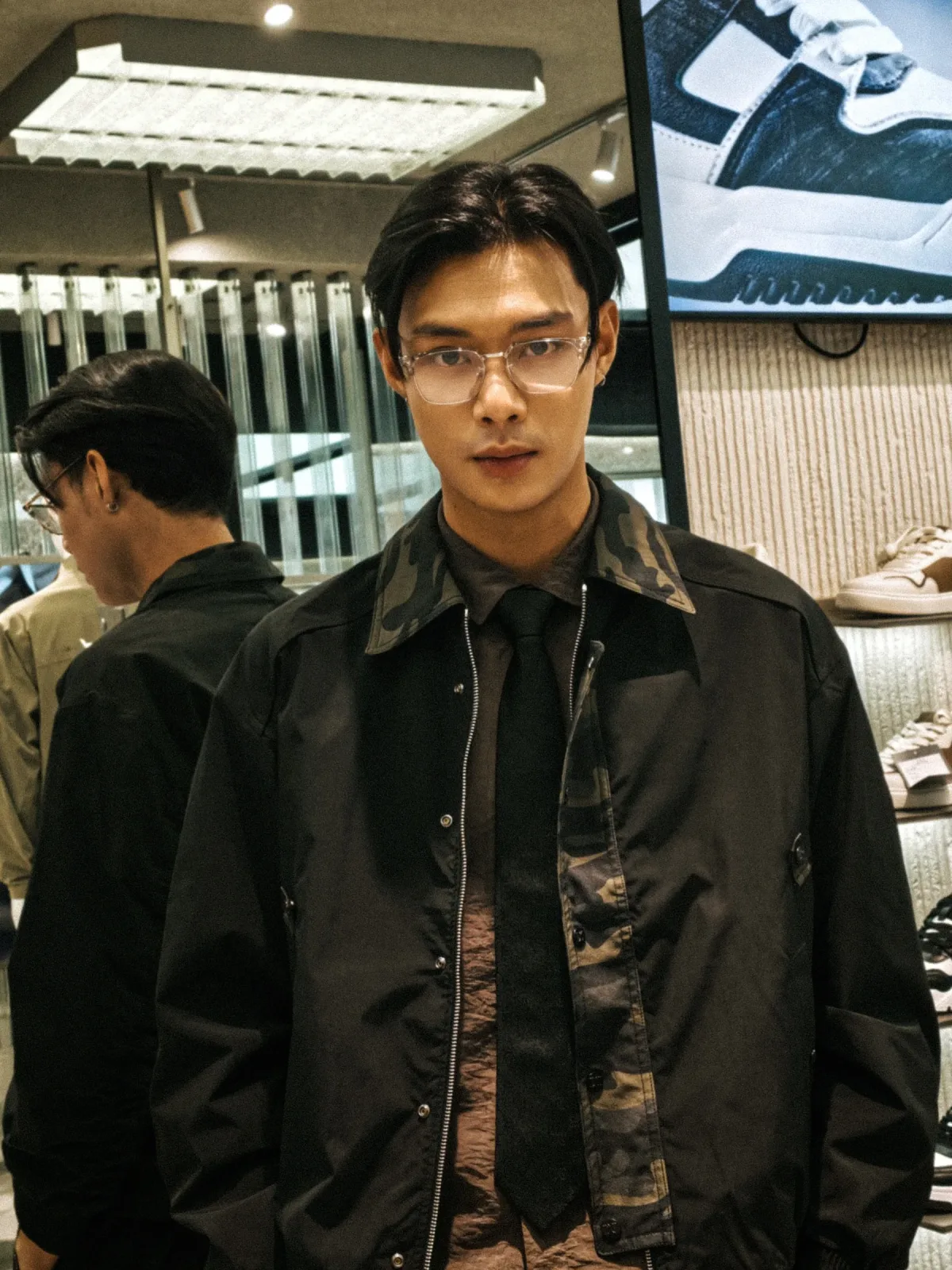 Evertts Gomes di dalam sebuah butik