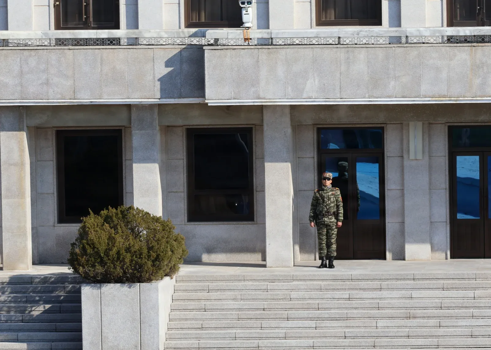 Korea Utara lancar kira-kira sedozen peluru berpandu balistik jarak dekat