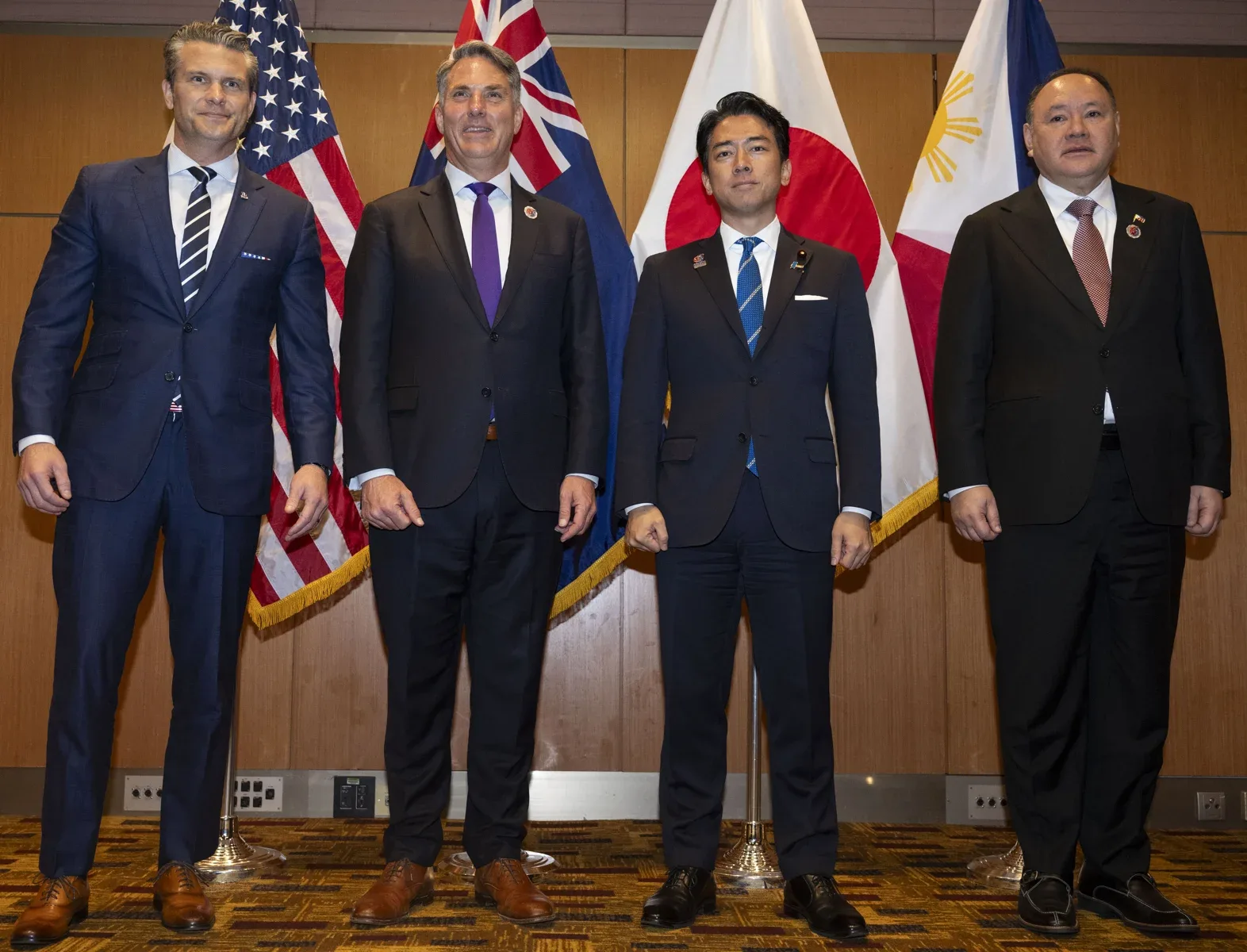 Gilberto Teodoro bersama menteri pertahanan Amerika Syarikat, Australia dan Jepun di Kuala Lumpur dalam foto arkib 1 November 2025. Foto Madelyn Keech/Tentera Udara Amerika Syarikat
